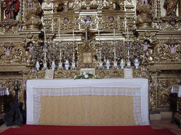 02864-Inside Santo Antonio in Lagos